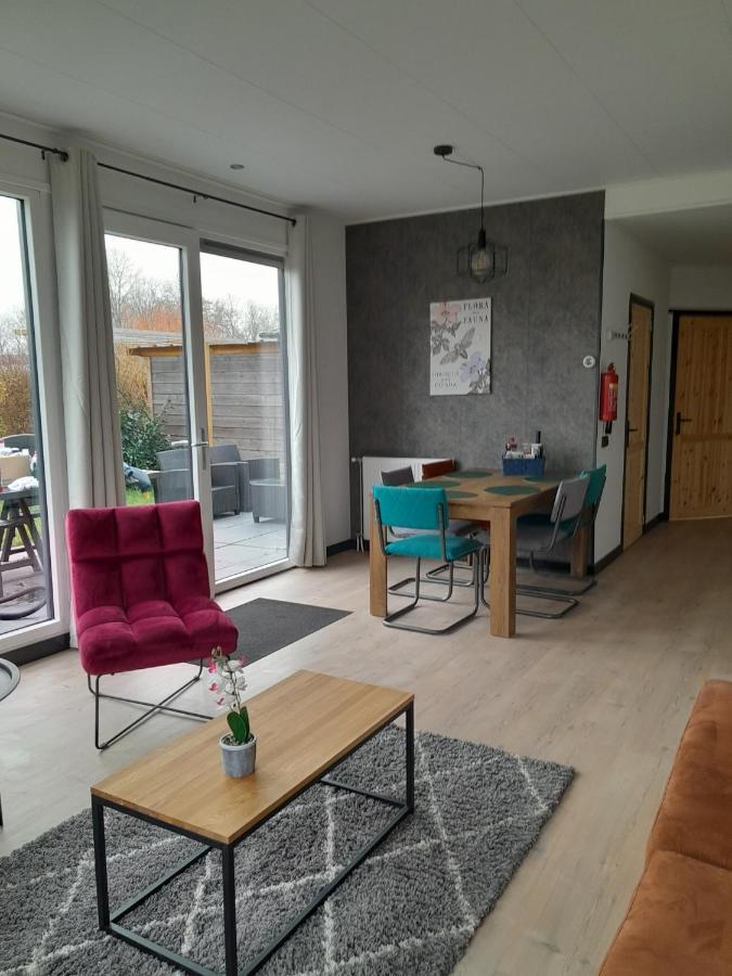 Luxe 5 Persoons Bungalow Op Rustig Vakantiepark Nabij Leeuwarden Dronrijp Exterior foto